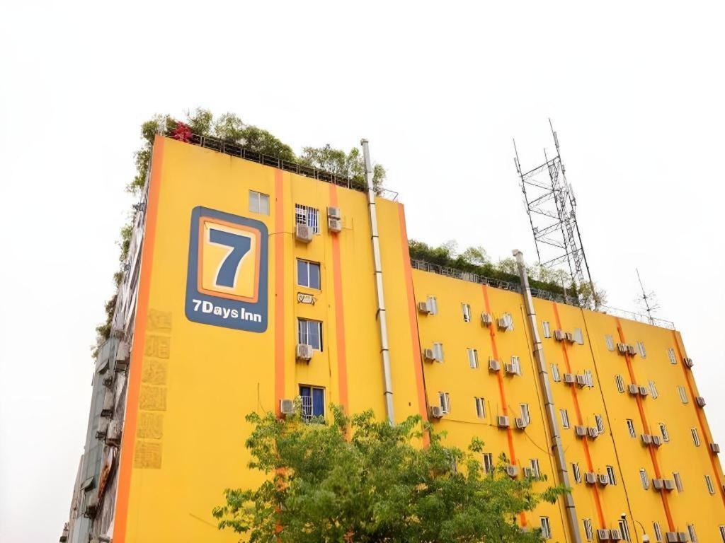 7 Days Inn Chengdu Sichuan University South Railway Station Exteriör bild